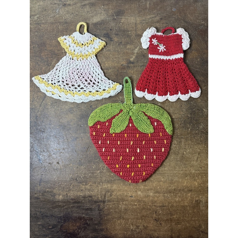Lot 3 Vtg Handmade Pot Holders Strawberry & Dresses Red Yellow Cottage Core